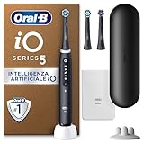 Oral-B Spazzolino Elettrico Ricaricabile iO 5 Nero, 3 Testine di Ricambio, 1 Custodia Da Viaggio. 1 Spazzolino